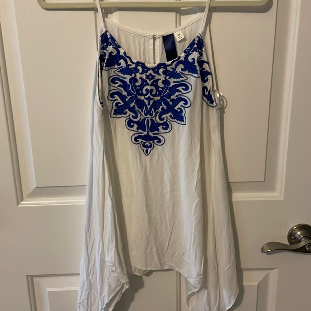 Medium embroidered detail tank top